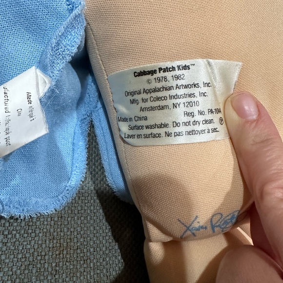 Cabbage Patch doll boy with blue eyes - Picture 7 of 9